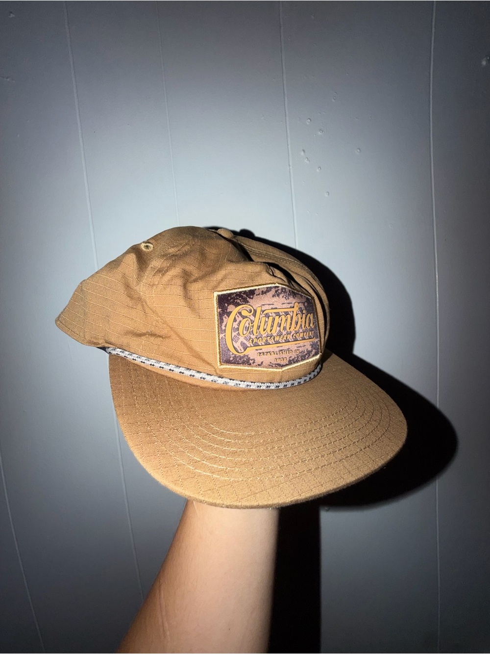 Men Columbia Tan Trail Cap with Embroidered Patch NWT